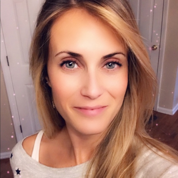 Meet your Posher, Beth - Picture 1 of 1